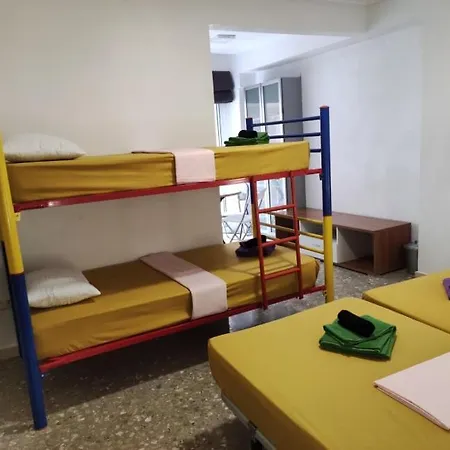 Homestay 35-4- Комната В Квартире С Раздельными Кроватями И Холодильником Для От 1 До 5 Человек В Центре Аликанте Alicante